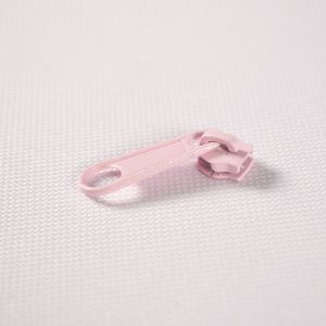 Kovinski ključek za zadrgo z vleko #3 mm svetlo roza