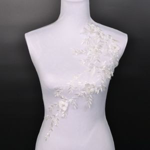 Aplikacija za oblačila rožice bela