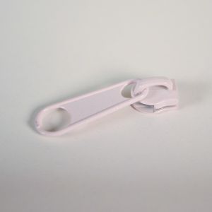 Kovinski ključek TKY z vleko za zadrgo #3 mm svetlo roza